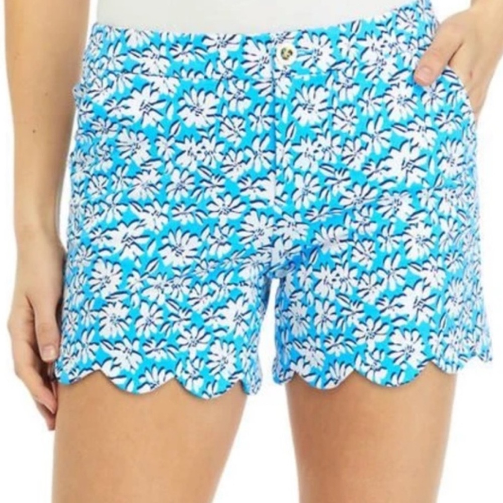 Lilly Pulitzer buttercup mid rise short size 8 Lunar blue palm beach petals NWOT
